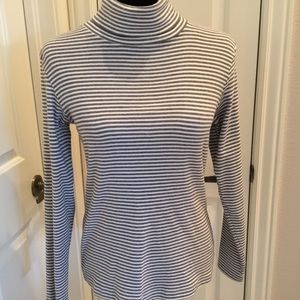 Orvis cotton grey & white stripe turtleneck